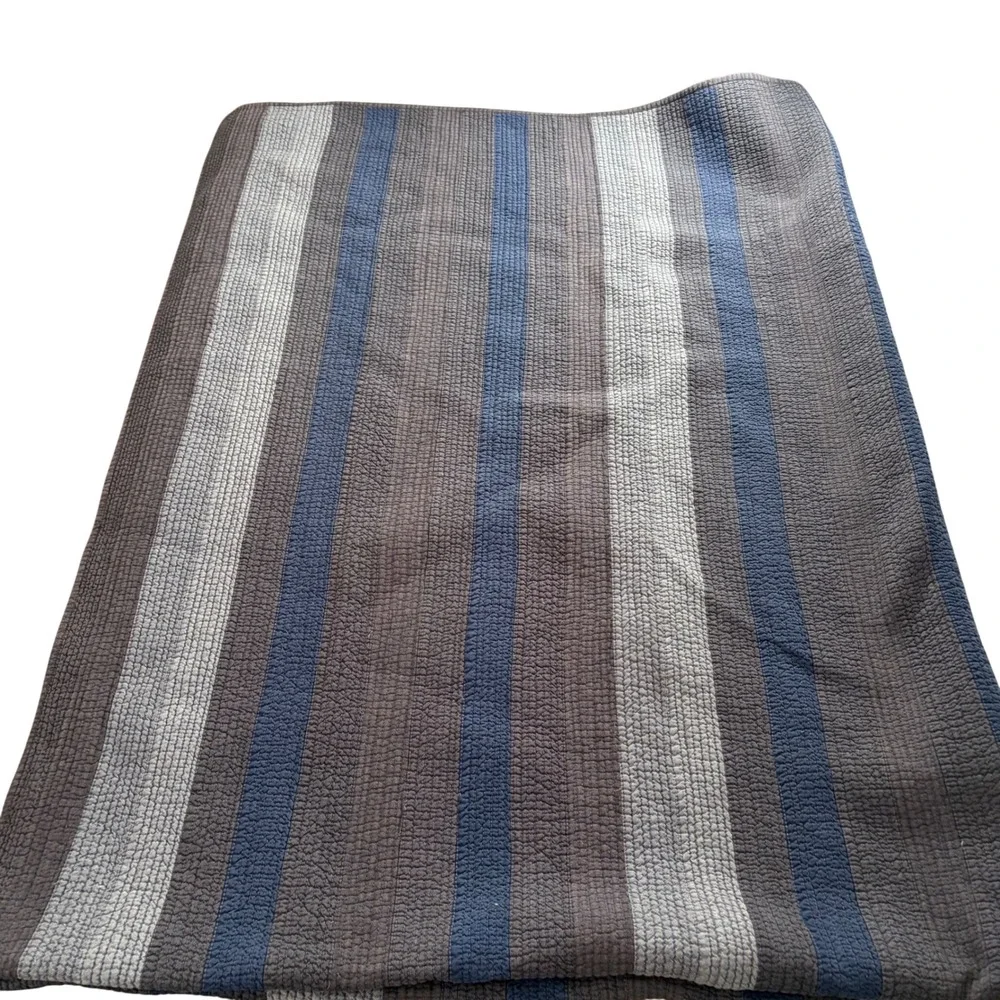 Restoration Hardware Baby & Child Striped Cotton Quilt Blu Grey 70x86 Revresible